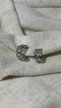 Brinco Argola Pequena Elos Com Strass