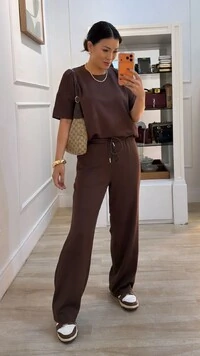 PRÉ-VENDA ENVIO ESTIMADO À PARTIR DO DIA 20/02 Conjunto Helena Blusa E Calça Pantalona