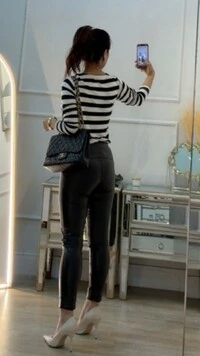 Blusa Listrada Dafne Detalhe De Prega Frontal