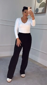 Calça Pantalona Milla Moletom Canelado Bolsos Quadrados Frontais