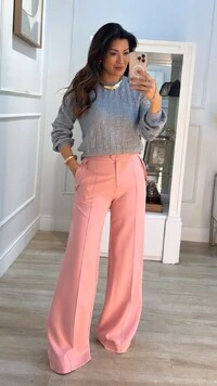 Calça Pantalona Alfaiataria Naomi Detalhe Martingalê Nos Bolsos