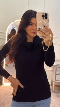 Blusa Tricot Gola Rolê Mia Nervuras Onduladas Frontais