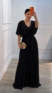 Vestido Longo Crepe Plissado Manga Capa Michelle Com Cinto Faixa