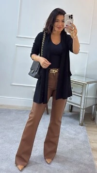Cardigan Tricot Nervuras Caneladas Júlia Bolsos Frontais