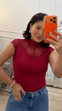 Blusa Elza Gola E Mangas Em Tule