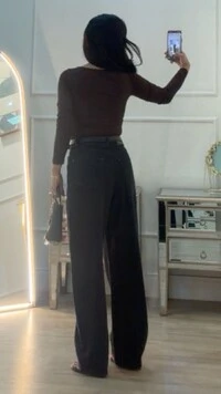 Blusa Malha Aurora Decote V Com Detalhe De Renda