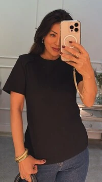 Blusa De Malha Saphira Detalhe Ombreiras E Recorte Nos Ombros