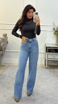 Blusa Básica Giovanna Gola Média E Mangas Longas