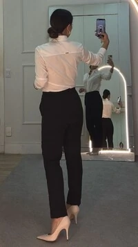 Calça Alfaiataria Analu Lapelas Na Pala Com Mini Botões