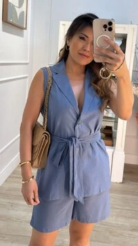 Shorts Linho Pregas Frontais Sayuri Botão Marmorizado