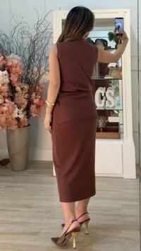 Conjunto Canelado Blusa Gola Alta E Saia Midi Suellen Cinto Fino Couro Eco