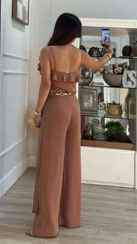 Calça Pantalona Em Crepe Larissa Fendas Laterais