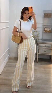 Calça Sarja Listrada Wide Leg Lorena Botão Forrado