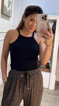 Blusa Regata Olivia Malha Canelada Decote Quadrado