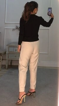 Cardigan Curto Tricot Marina Canelado Com Botão Cravejado Vazado