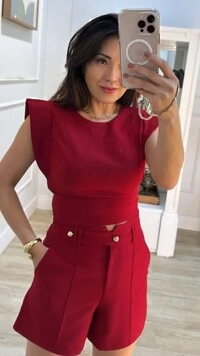 Cropped Alfaiataria Camila Posterior Com Botões Duplos Em Espiral