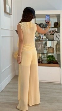 Calça Pantalona Em Crepe Larissa Fendas Laterais