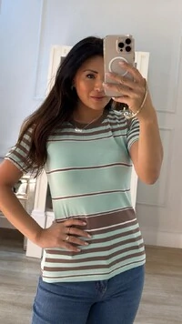 Blusa Malha Listrada Celine Com Gola Ondulada