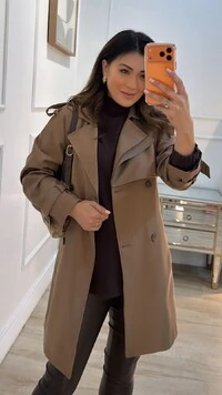 Casaco Trench Coat Martingalê Nos Punhos Grazi Cinto Fivela Retangular