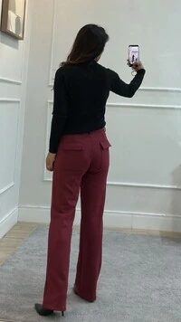 Blusa Cacharrel Tricot Alyce Detalhes Ondulados Frontais E Mangas Caneladas