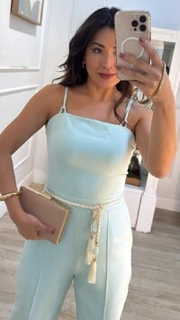 Macacão Alfaiataria Alças Duplas Com Amarração Posterior Isis Cinto Corda