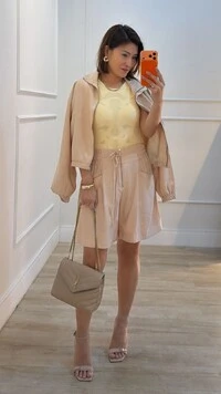 Bermuda Pala Larga Com Cinto Fino Diane Zíper Prata