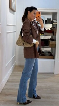 Casaco Suede Liz Com Bolsos Frontais e Botões Nos Punhos