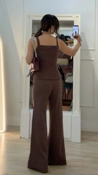 Calça Pantalona Botão Dourado Alice Recorte Lateral