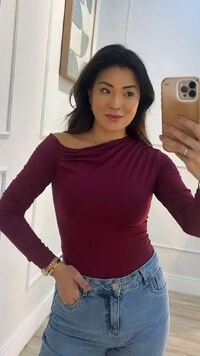 Blusa Malha Ombro Vazado Detalhe Pregas Layla Mangas Longas