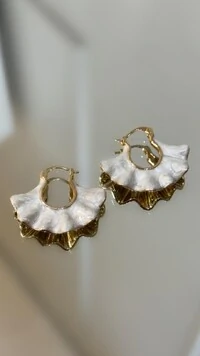 Argolinha Dourada De Babado Resinada