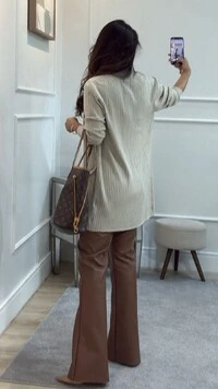 Cardigan Tricot Nervuras Caneladas Júlia Bolsos Frontais