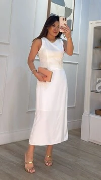 Saia Midi Twill Pala Larga Ondulada Jaque Fenda Posterior