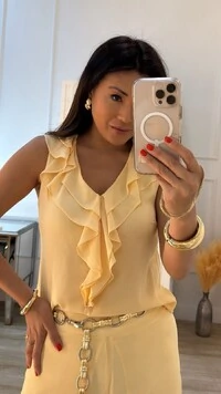 Blusa Regata Crepe Larissa Decote V Detalhe Babado Duplo