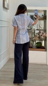 Calça Pantalona Rose Bolsos Frontais Com Recorte Duplo E Botões Dourados