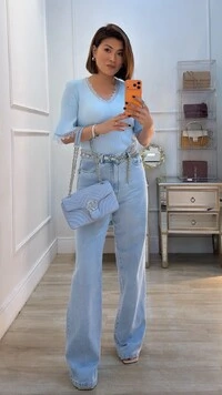 Blusa Canelada Decote V Hillary Mangas 3/4 Detalhe De Renda