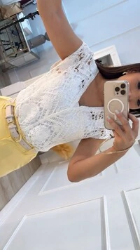 Blusa Tricot Vazado Com Bordados De Flores Cristina Decote V