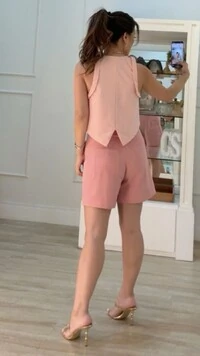 Shorts Alfaiataria Raiane Cinto Fino Com Fivela Oval Dourada