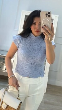 Blusa Tricot Com Entremeios Gola Alta Sandy Punhos E Barrado Ondulados