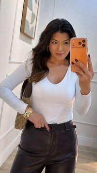 Blusa Suplex Decote V Camila Manga Longa