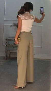Blusa Elza Gola E Mangas Em Tule