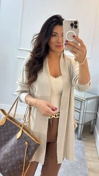Cardigan Tricot Nervuras Caneladas Júlia Bolsos Frontais