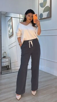 Calça Pantalona Texturizada Vilma Com Amarração Em Cordão