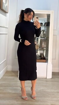 Vestido Midi Ribana Gola Alta Nicole Mangas Longas