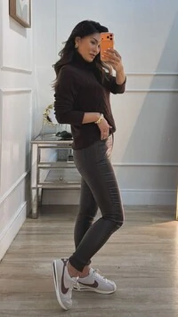 Blusa Tricot Gola Rolê Kelly Nervuras Caneladas Na Diagonal