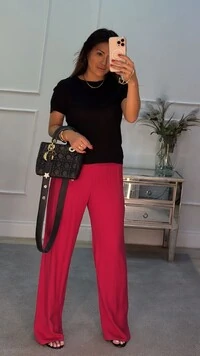 Blusa Básica Nana Gola Careca E Mangas Curtas