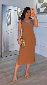 Vestido Midi Malha Canelada Julie Detalhe Circulo Dourado Na Alça