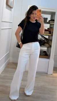 Blusa De Malha Yasmin Detalhe Punhos Largos Pespontados Com Martingalê