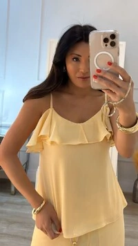 Blusa Regata Crepe Detalhe De Babado Larissa Alças Finas