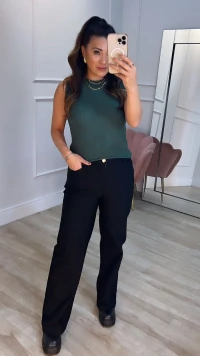 Regata Tricot Canelado Halley Detalhe Gola Enrolado