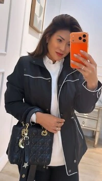 Parka Casaco Capuz Removível Adriana Detalhe Em Vivo